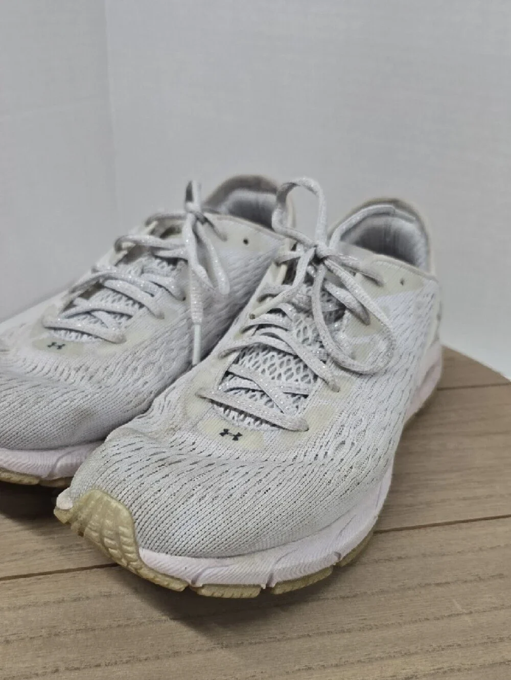 Under Armour Men's Light Gray Running Sneakers Size 9